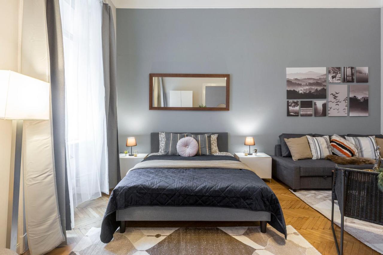 Spacious & Cozy Downtown Apartment With Balcony Budapeszt Zewnętrze zdjęcie