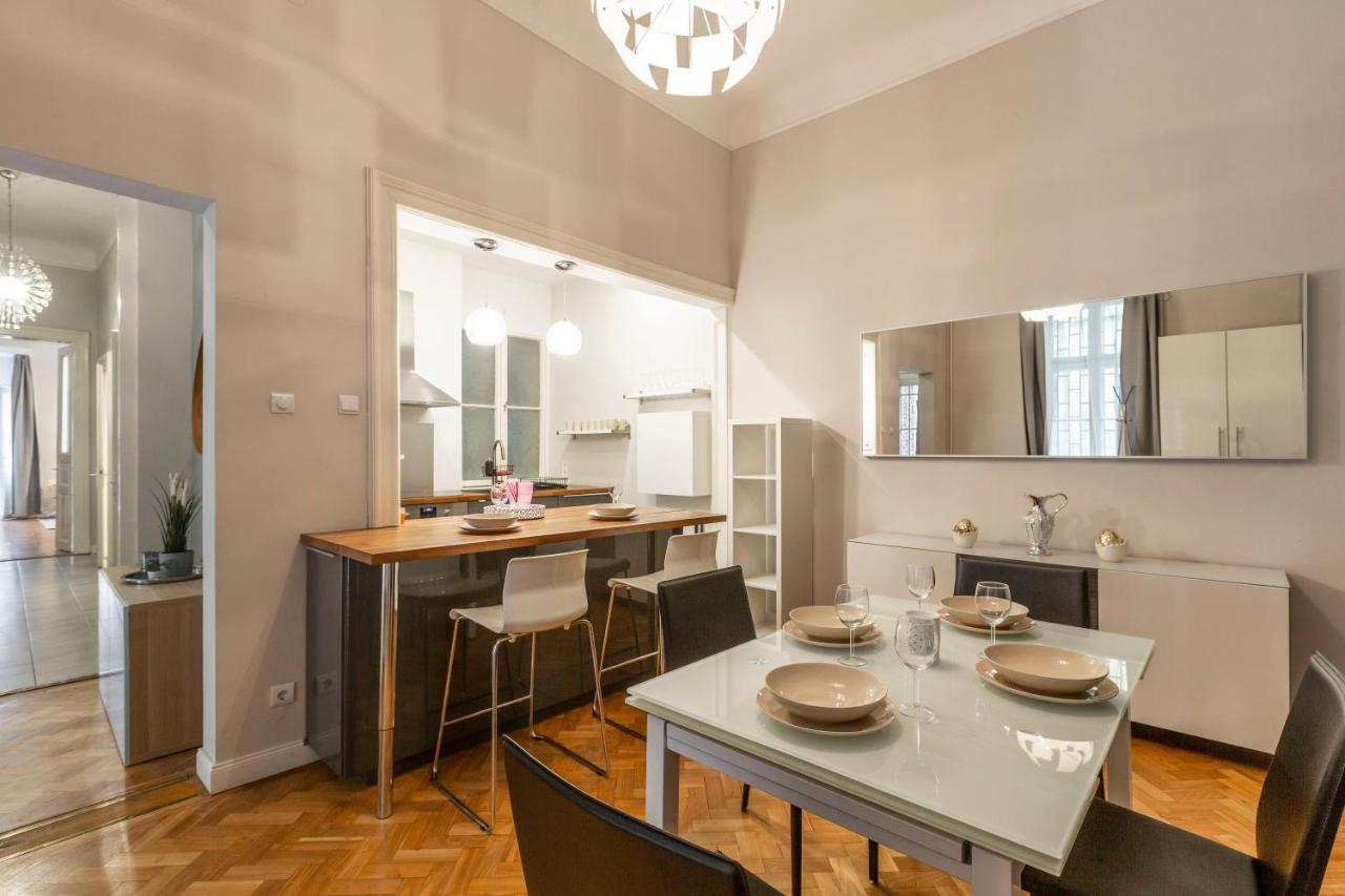 Spacious & Cozy Downtown Apartment With Balcony Budapeszt Zewnętrze zdjęcie