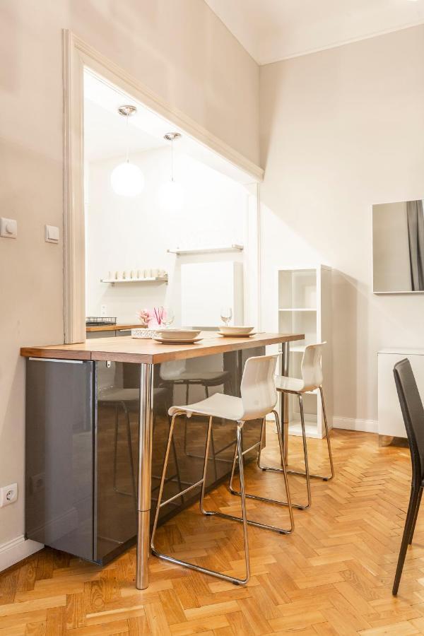 Spacious & Cozy Downtown Apartment With Balcony Budapeszt Zewnętrze zdjęcie