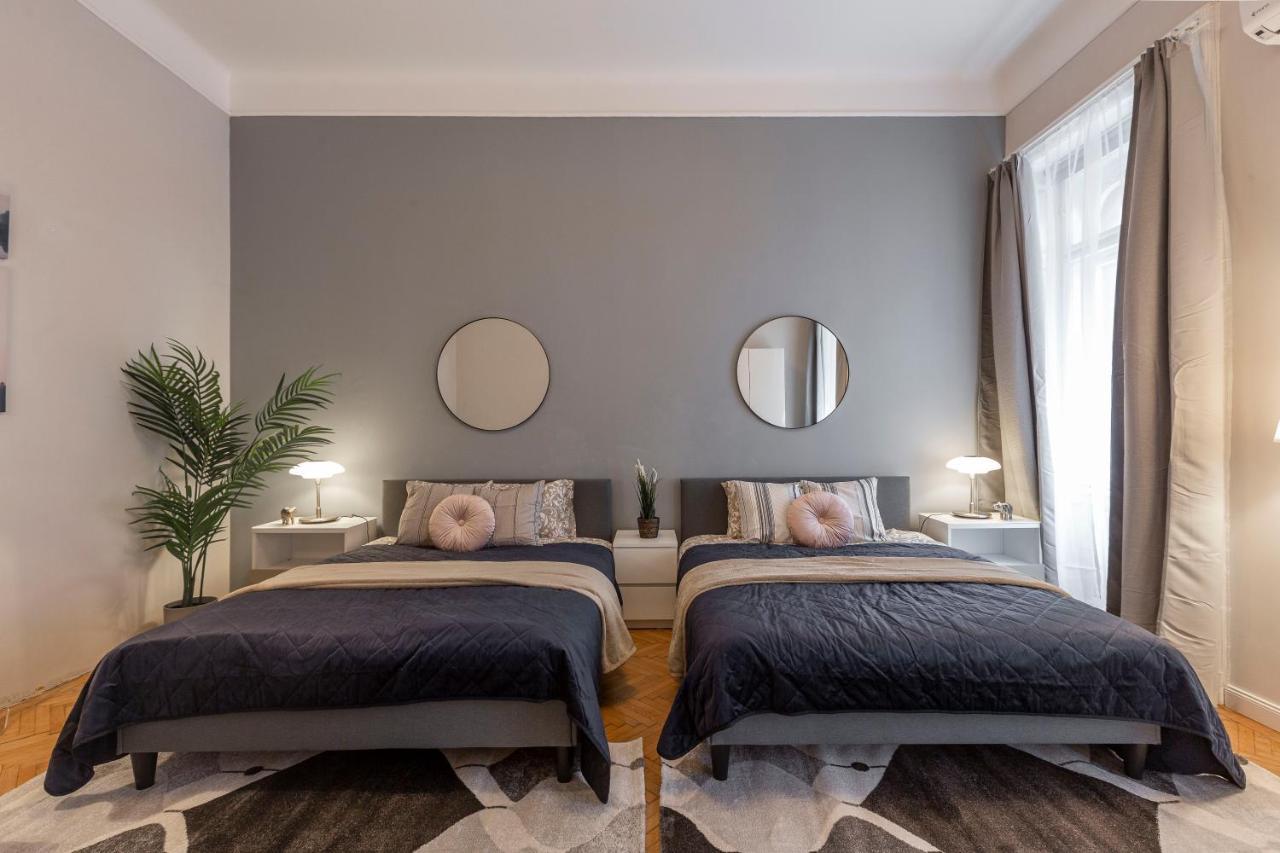 Spacious & Cozy Downtown Apartment With Balcony Budapeszt Zewnętrze zdjęcie
