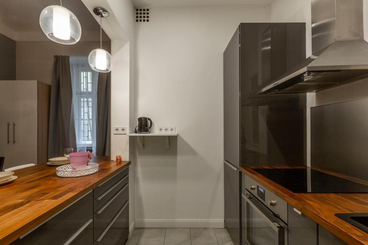 Spacious & Cozy Downtown Apartment With Balcony Budapeszt Zewnętrze zdjęcie